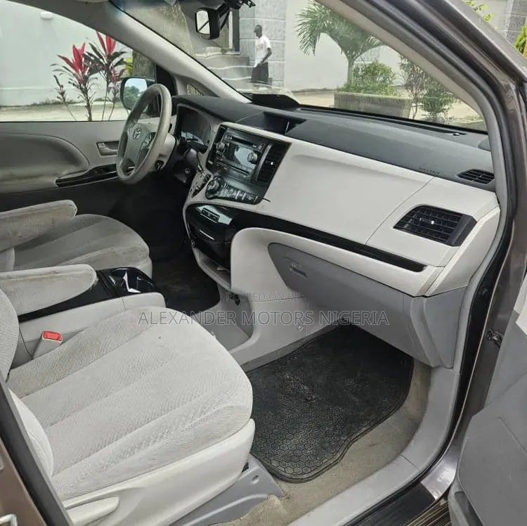 Toyota Sienna LE 7 Passenger 2012 Gray