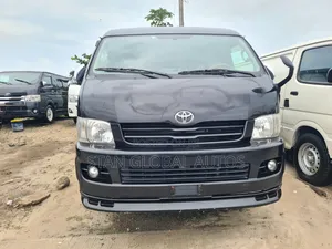 Toyota HiAce 2016 Black