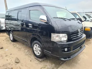 Toyota HiAce 2016 Black