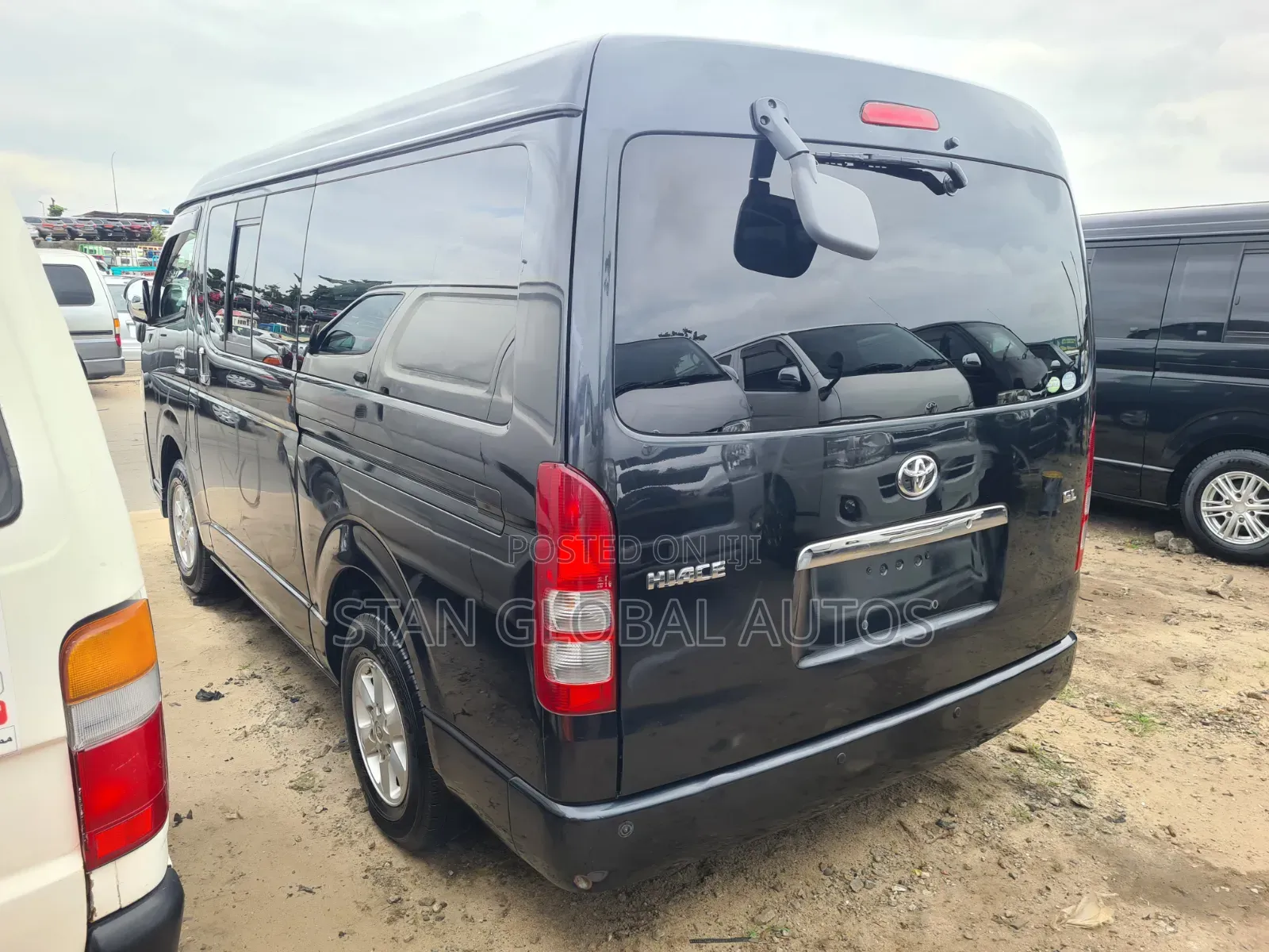 Toyota HiAce 2016 Black