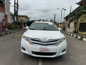 Toyota Venza V6 AWD 2010 White