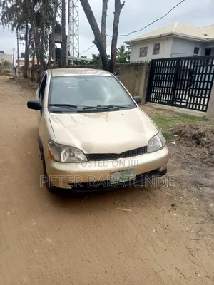 Toyota Echo Sedan 2005 Gold