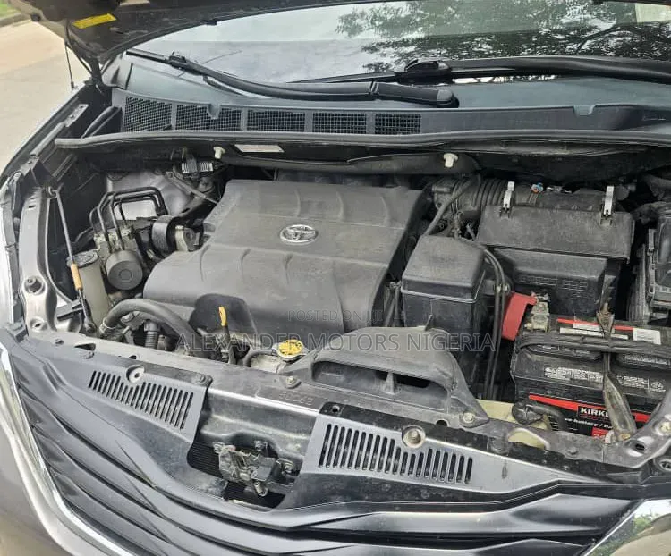 Toyota Sienna LE 7 Passenger 2012 Gray
