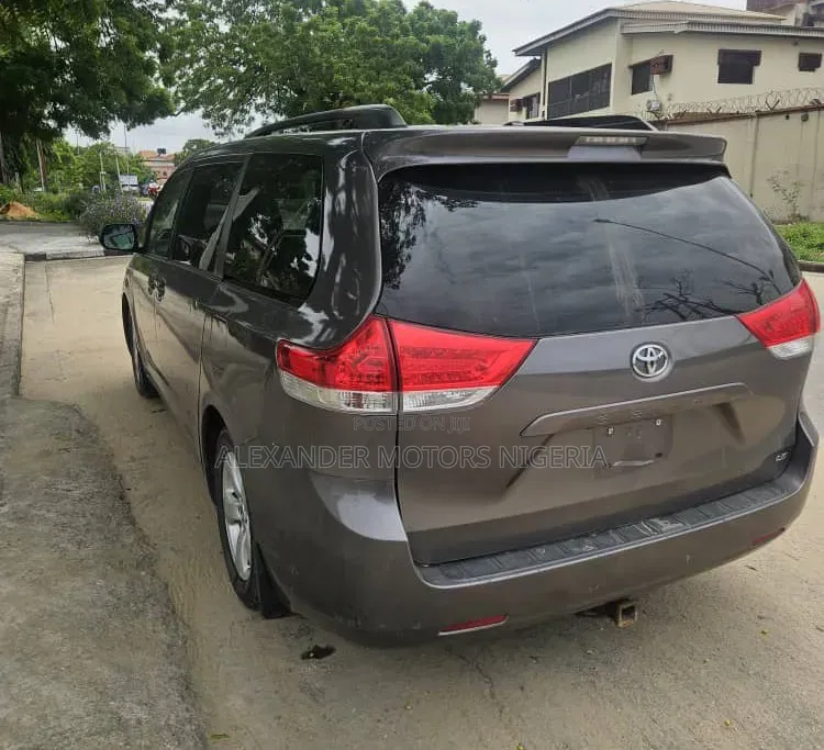 Toyota Sienna LE 7 Passenger 2012 Gray