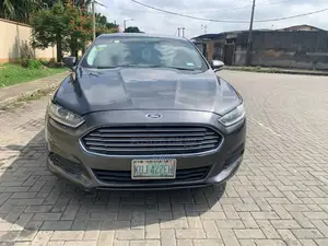 Ford Fusion SE 4dr Sedan AWD w/EcoBoost (2.0L 4cyl Turbo 6M) 2015 Gray