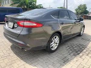 Ford Fusion SE 4dr Sedan AWD w/EcoBoost (2.0L 4cyl Turbo 6M) 2015 Gray