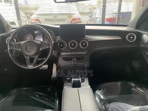 Mercedes-Benz C300 2016 Black