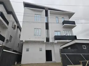2bdrm Apartment in Lekki Phase 1 for rent