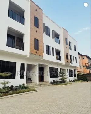 2bdrm Apartment in Adesanya for sale