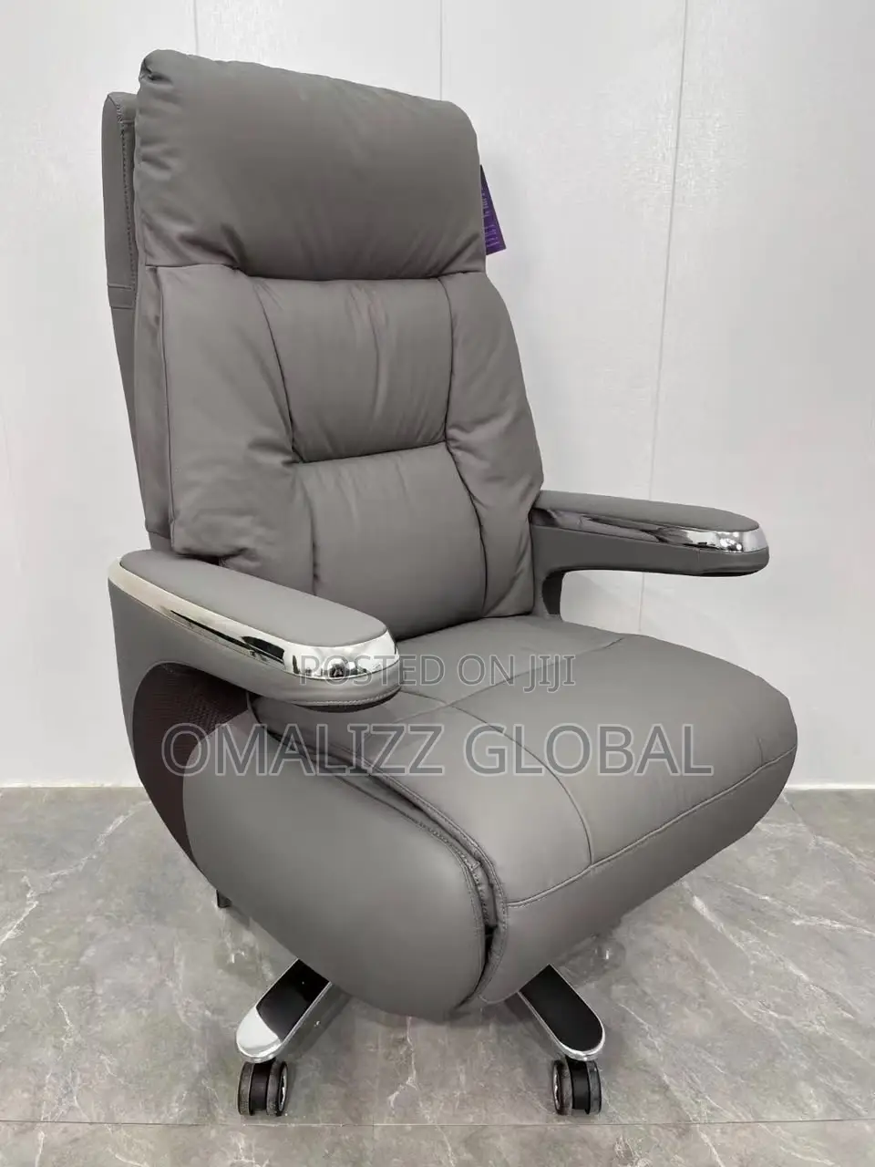 Coffer and Talk Chair