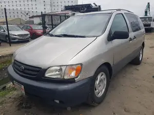 Toyota Sienna LE 3dr 1999 Brown