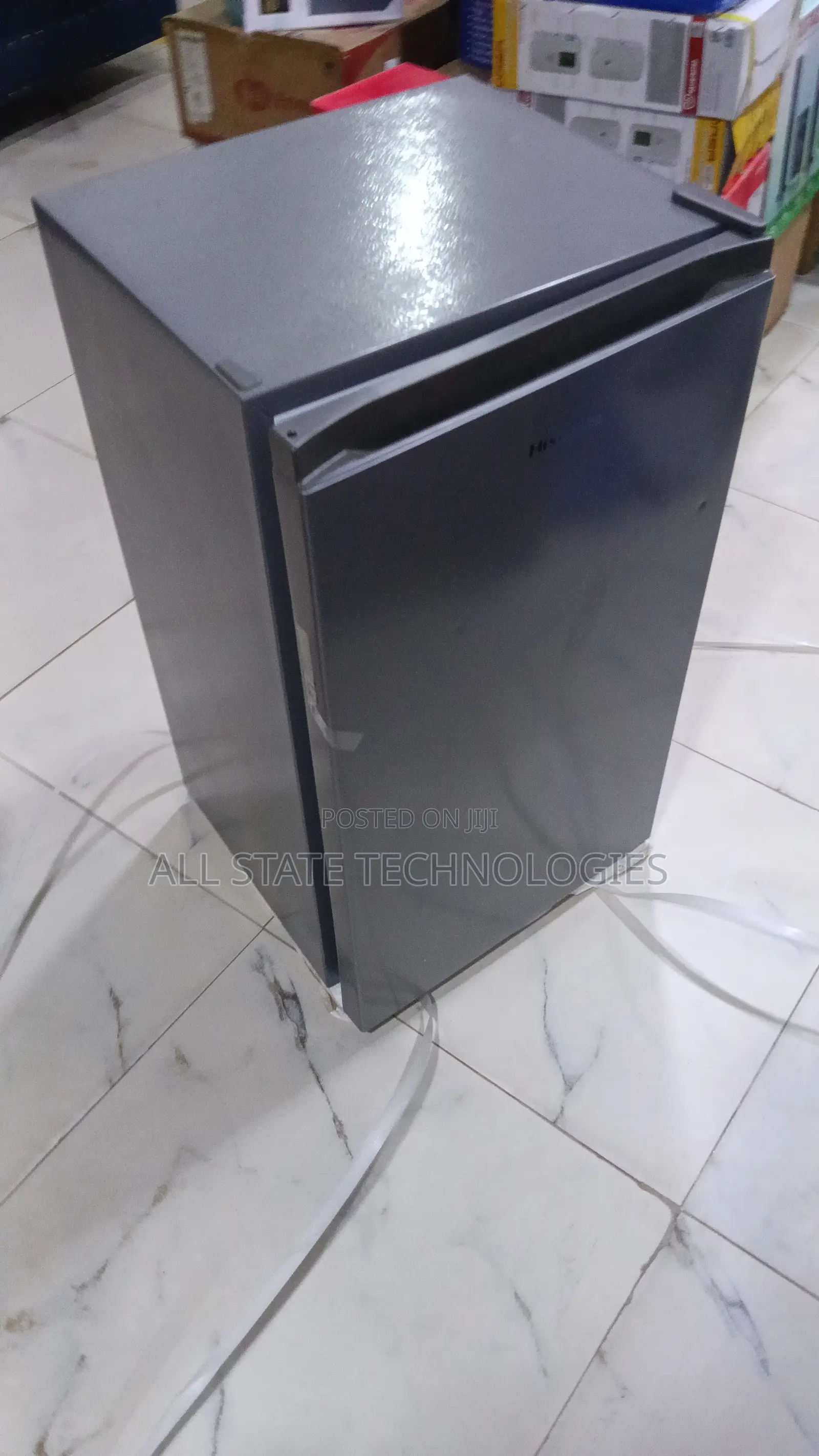 Hisense 90L Mini Refrigerator REF093DR