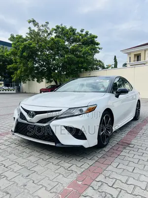 Toyota Camry XSE (2.5L 4cyl 8A) 2019 White