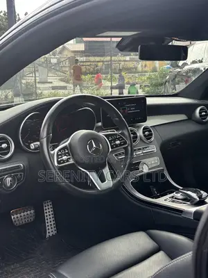 Mercedes-Benz C300 2022 Blue