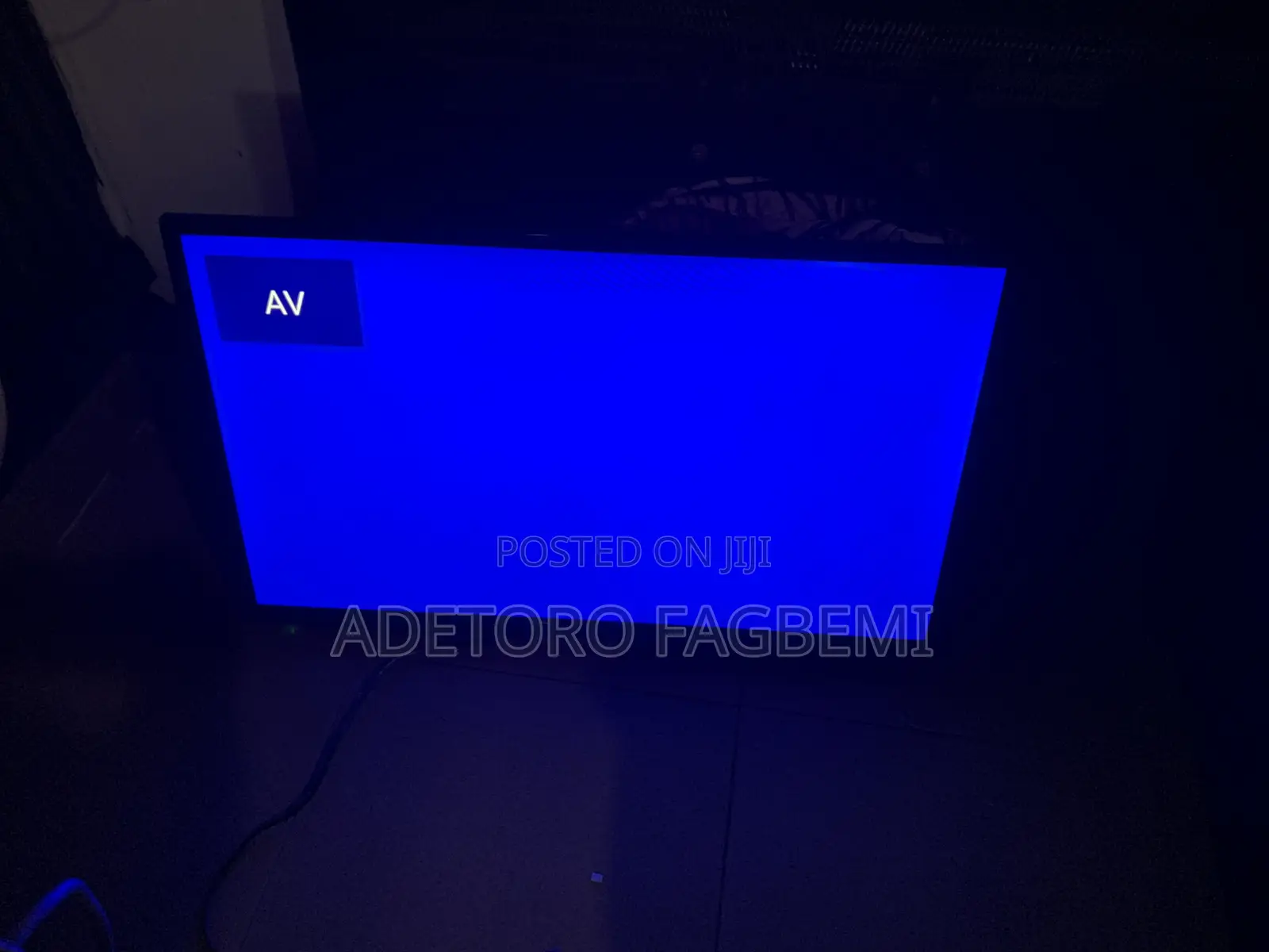 Synix 32” TV