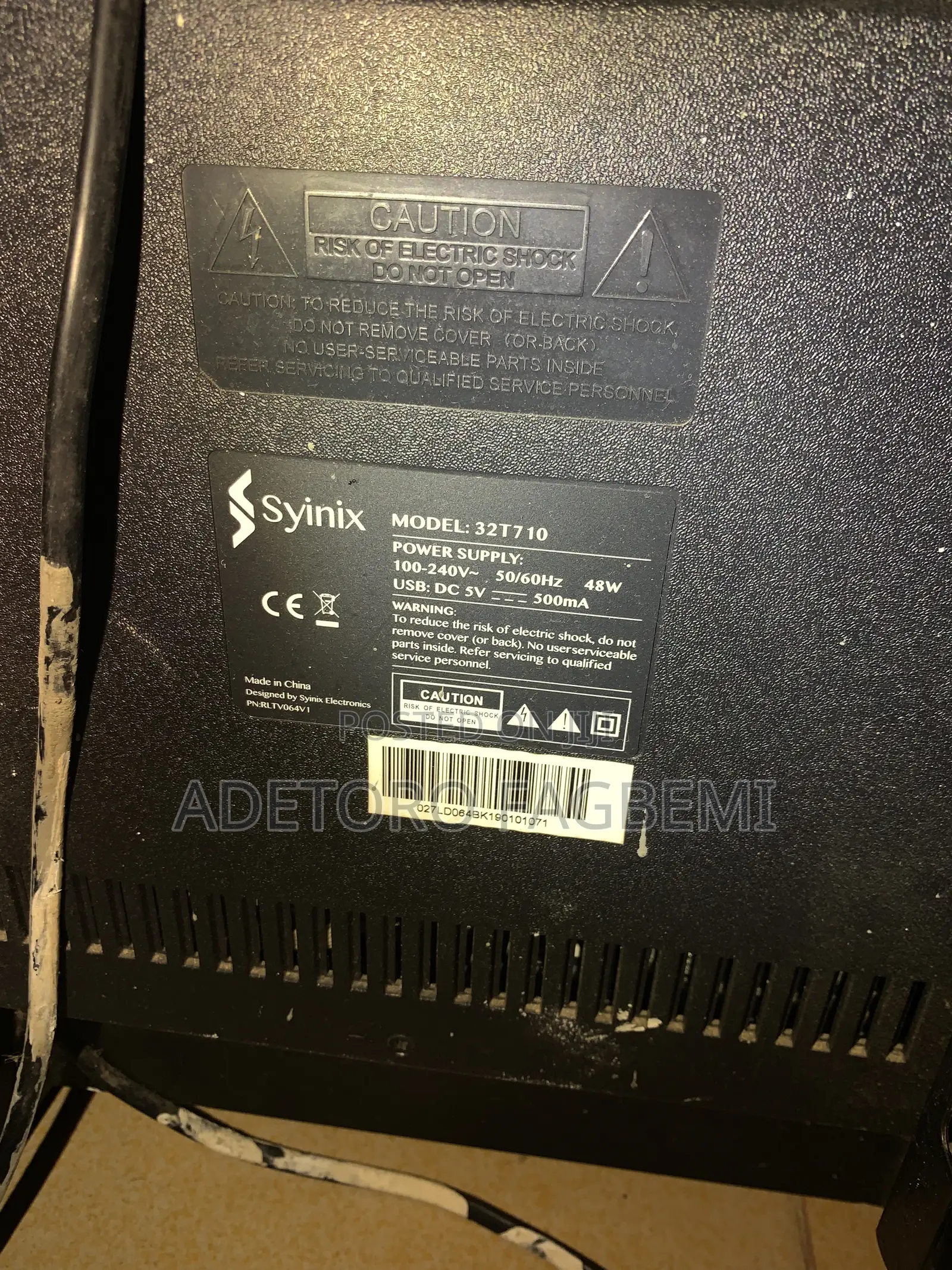 Synix 32” TV