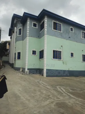 3bdrm Block of Flats in Adeoni, Berger for rent