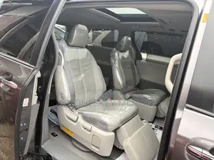 Toyota Sienna Limited FWD 7-Passenger 2013 Gray