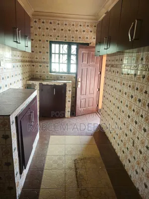 3bdrm Block of Flats in Adeoni, Berger for rent