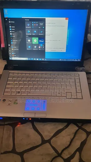 Laptop Toshiba Satellite A350 2GB Intel Core 2 Duo HDD 250GB