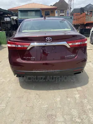 Toyota Avalon Limited 4dr Sedan (3.5L 6cyl 6A) 2014 Red