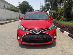 Toyota Yaris LE Hatchback 5dr 2015 Red
