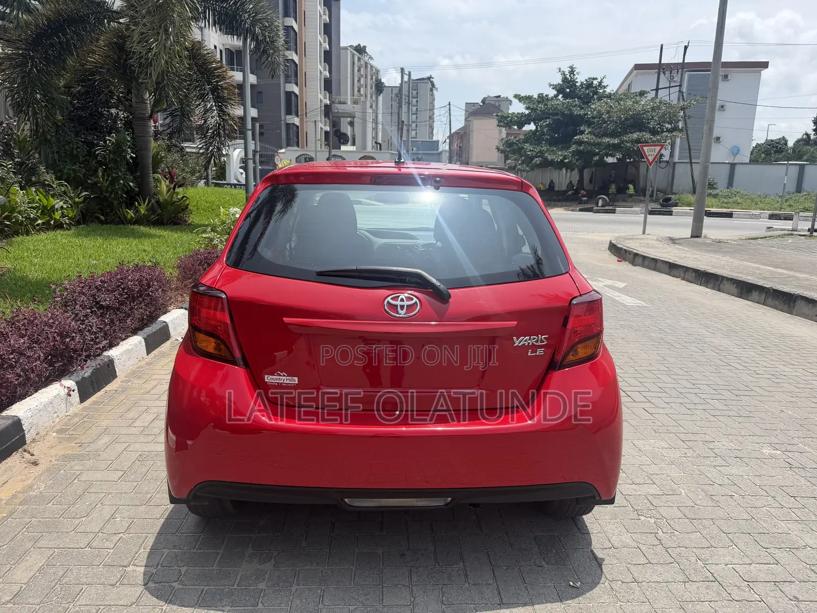 Toyota Yaris LE Hatchback 5dr 2015 Red
