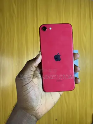 Apple iPhone SE (2022) 128 GB Red