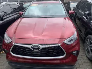 Toyota Highlander 2022 Red