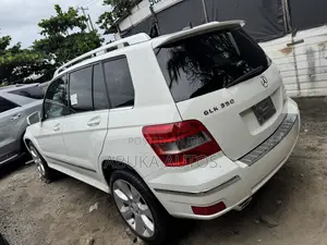 Mercedes-Benz GLK-Class 350 4MATIC 2011 White
