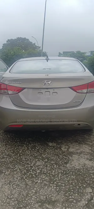 Hyundai Elantra 2012 Maroon