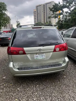 Toyota Sienna LE AWD 2006 Green