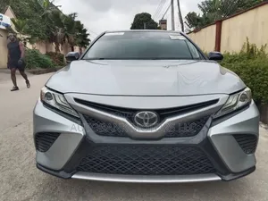 Toyota Camry XSE (2.5L 4cyl 8A) 2019 Silver
