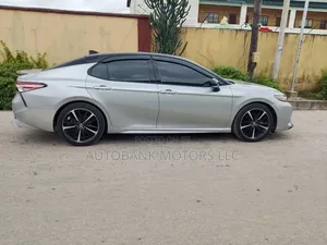 Toyota Camry XSE (2.5L 4cyl 8A) 2019 Silver