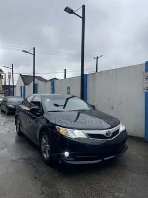 Toyota Camry SE 4dr Sedan (2.5L 4cyl 6A) 2014 Black