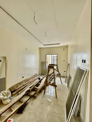 3bdrm Apartment in Gate Estate, Dawaki for rent
