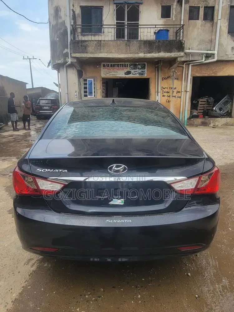 Hyundai Sonata 2013 Black