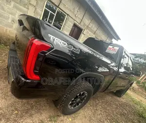 Toyota Tacoma TRD Pro Double Cab 5' Bed V6 AT 2023 Black