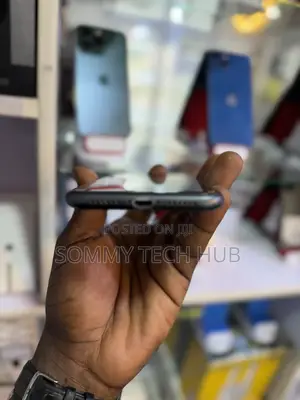 Apple iPhone 11 64 GB Black