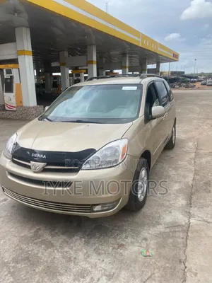 Toyota Sienna 2005 Gold