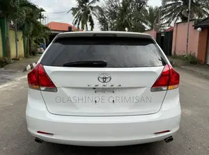 Toyota Venza 2010 White