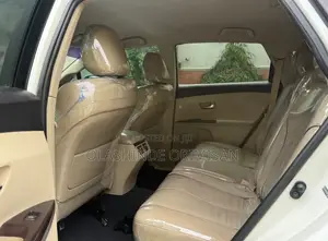 Toyota Venza 2010 White