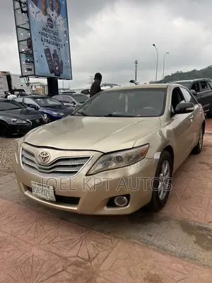 Toyota Camry 2008 Gold