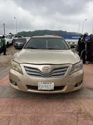 Toyota Camry 2008 Gold