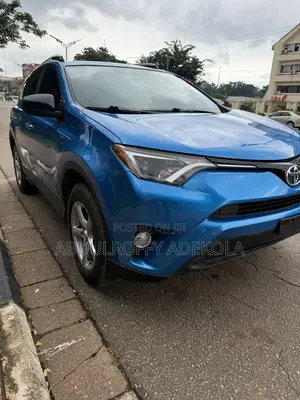 Toyota RAV4 LE AWD (2.5L 4cyl 6A) 2016 Blue