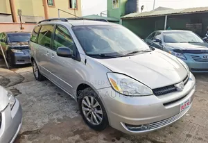 Toyota Sienna LE AWD 2005 Silver