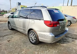 Toyota Sienna LE AWD 2005 Silver
