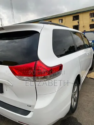 Toyota Sienna 2011 White