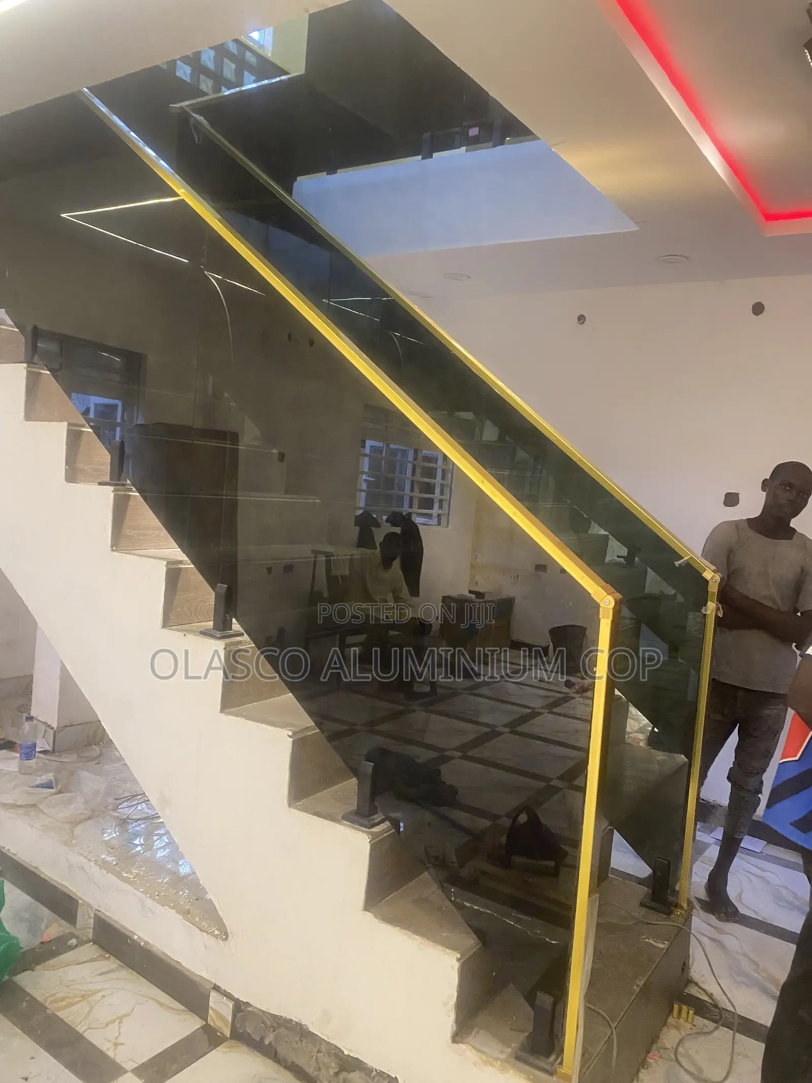 Handrails With 10mm Gray Reflective Glass