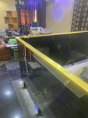 Handrails With 10mm Gray Reflective Glass